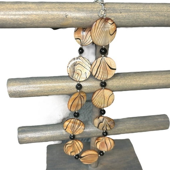 DONNA DRESSLER Sterling Silver Animal Print Dyed Shell mother of Pearl Necklace - Picture 1 of 5